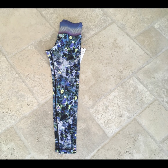 Nanette Lepore Ditsy Daisy Print Workout Pants - Picture 3 of 5